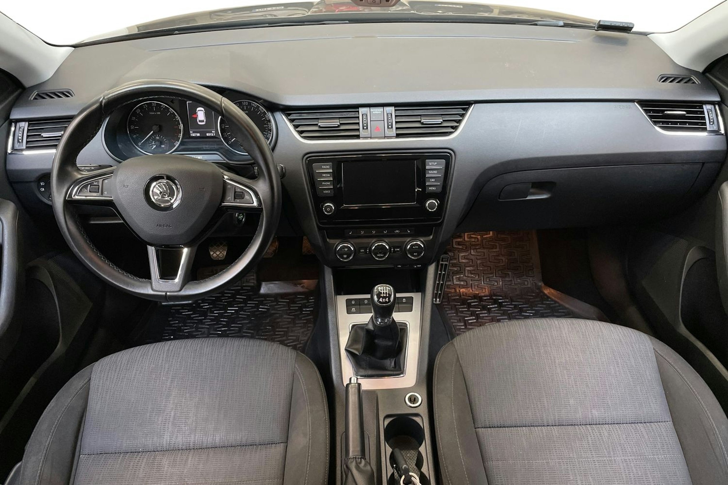 ruskea (beige) Skoda Octavia 2016 kuva 9.