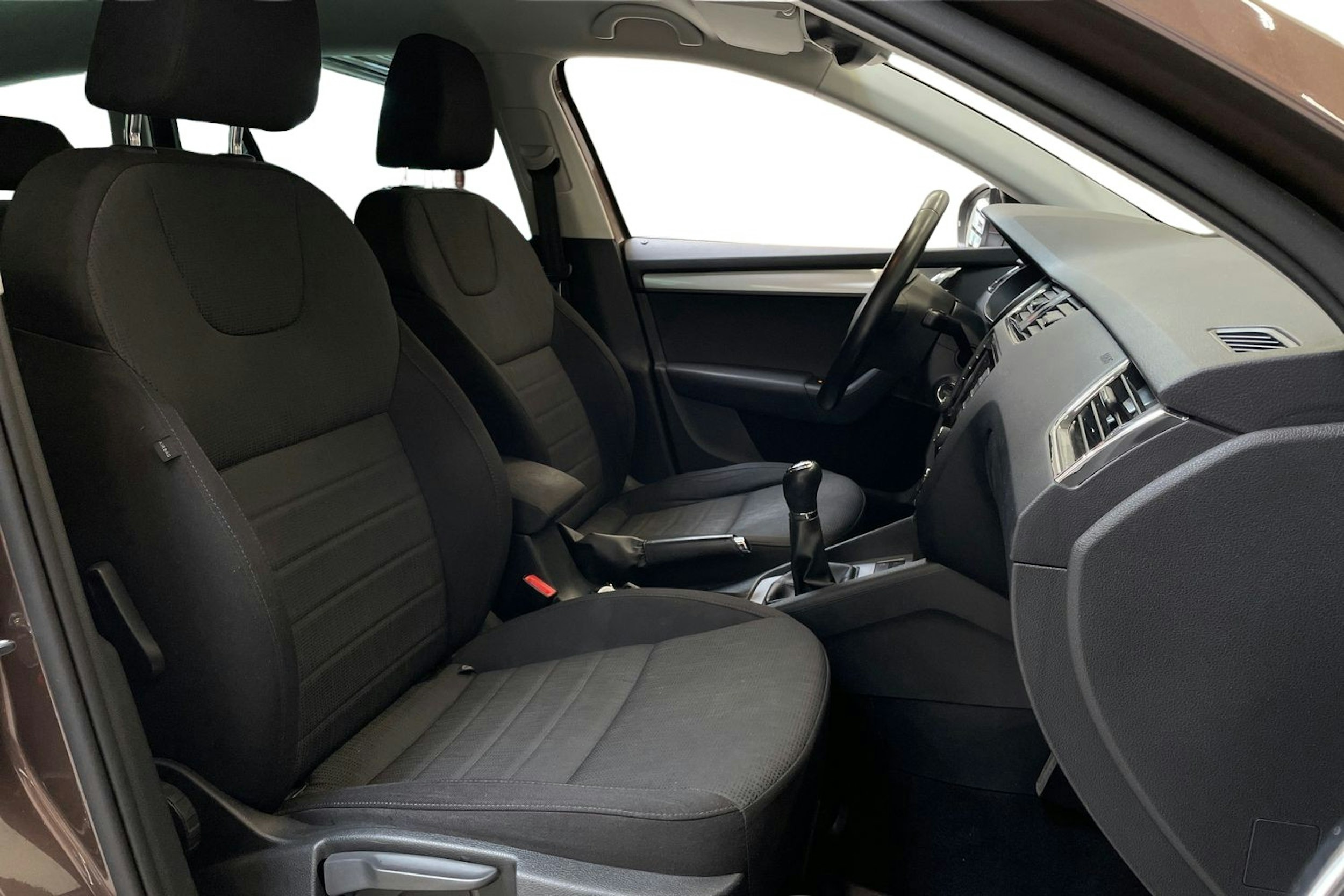 ruskea (beige) Skoda Octavia 2016 kuva 10.
