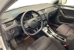 Valkoinen Skoda OCTAVIA 2016 kuva 7.