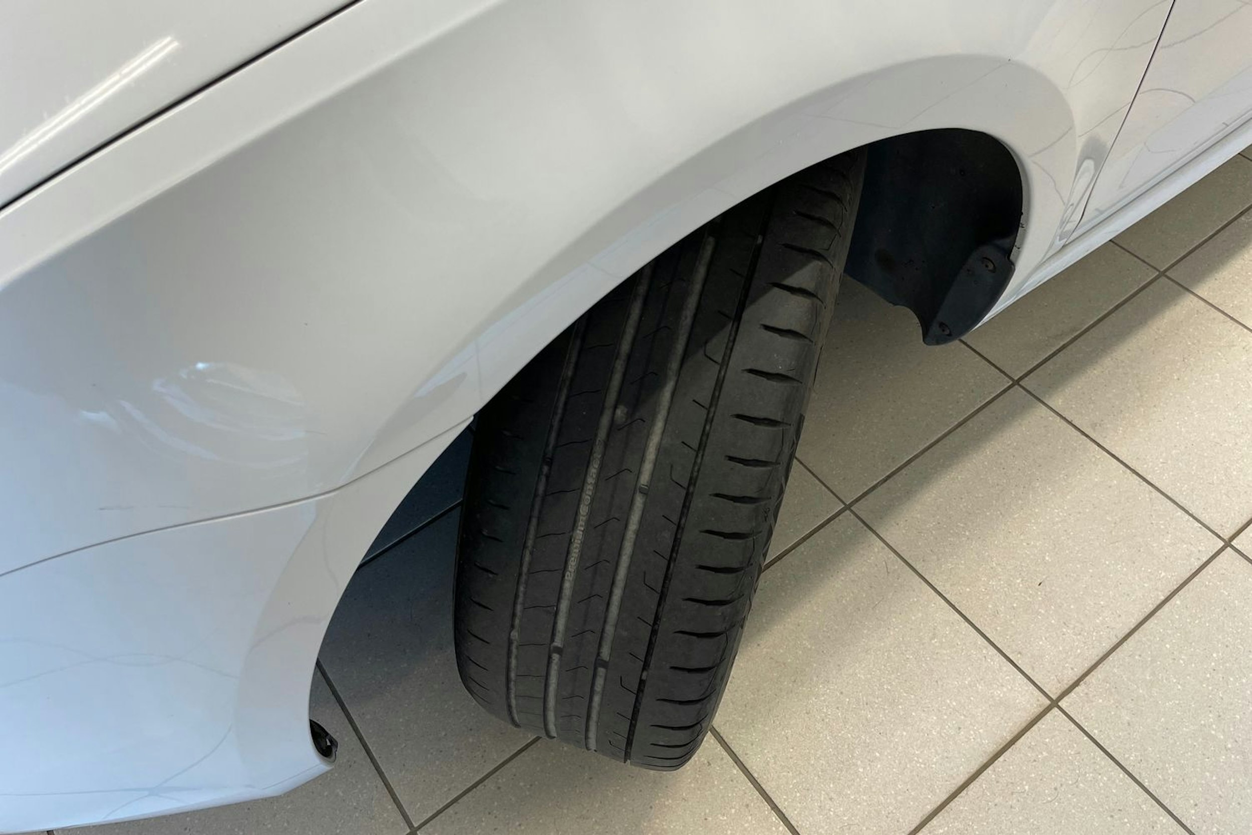 Valkoinen Skoda OCTAVIA 2016 kuva 13.