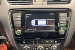 Valkoinen Skoda OCTAVIA 2016 kuva 17.