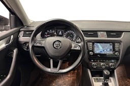 Musta Skoda OCTAVIA 2016 kuva 3.