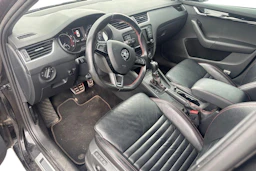 musta Skoda Octavia 2016 kuva 3.