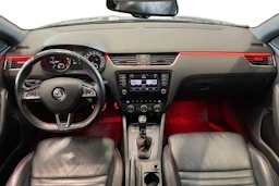 musta Skoda Octavia 2016 kuva 7.