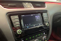 musta Skoda Octavia 2016 kuva 23.
