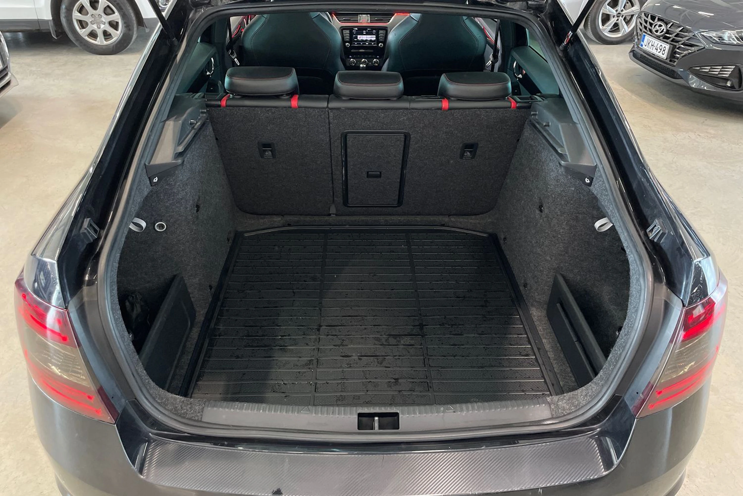 musta Skoda Octavia 2016 kuva 31.