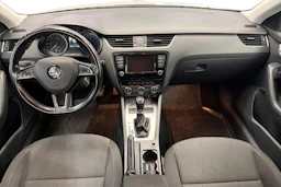 Valkoinen Skoda OCTAVIA 2016 kuva 7.