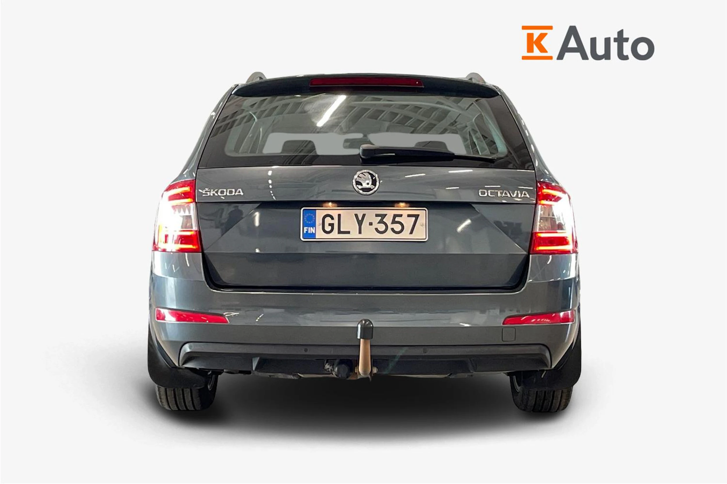 harmaa Skoda Octavia 2016 kuva 4.