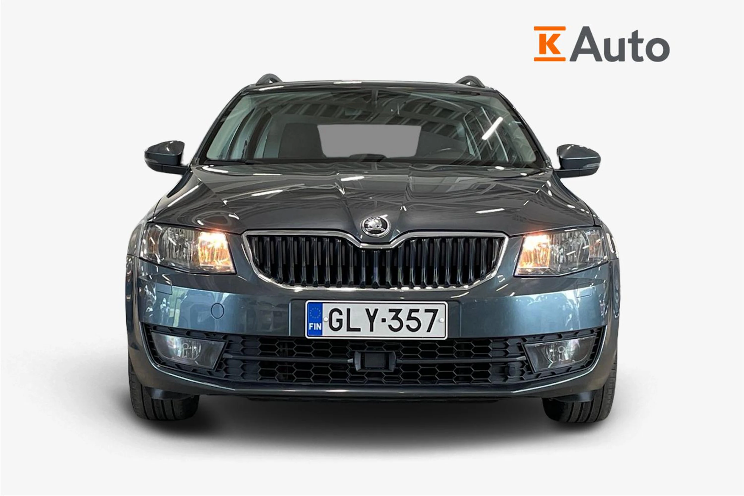 harmaa Skoda Octavia 2016 kuva 5.