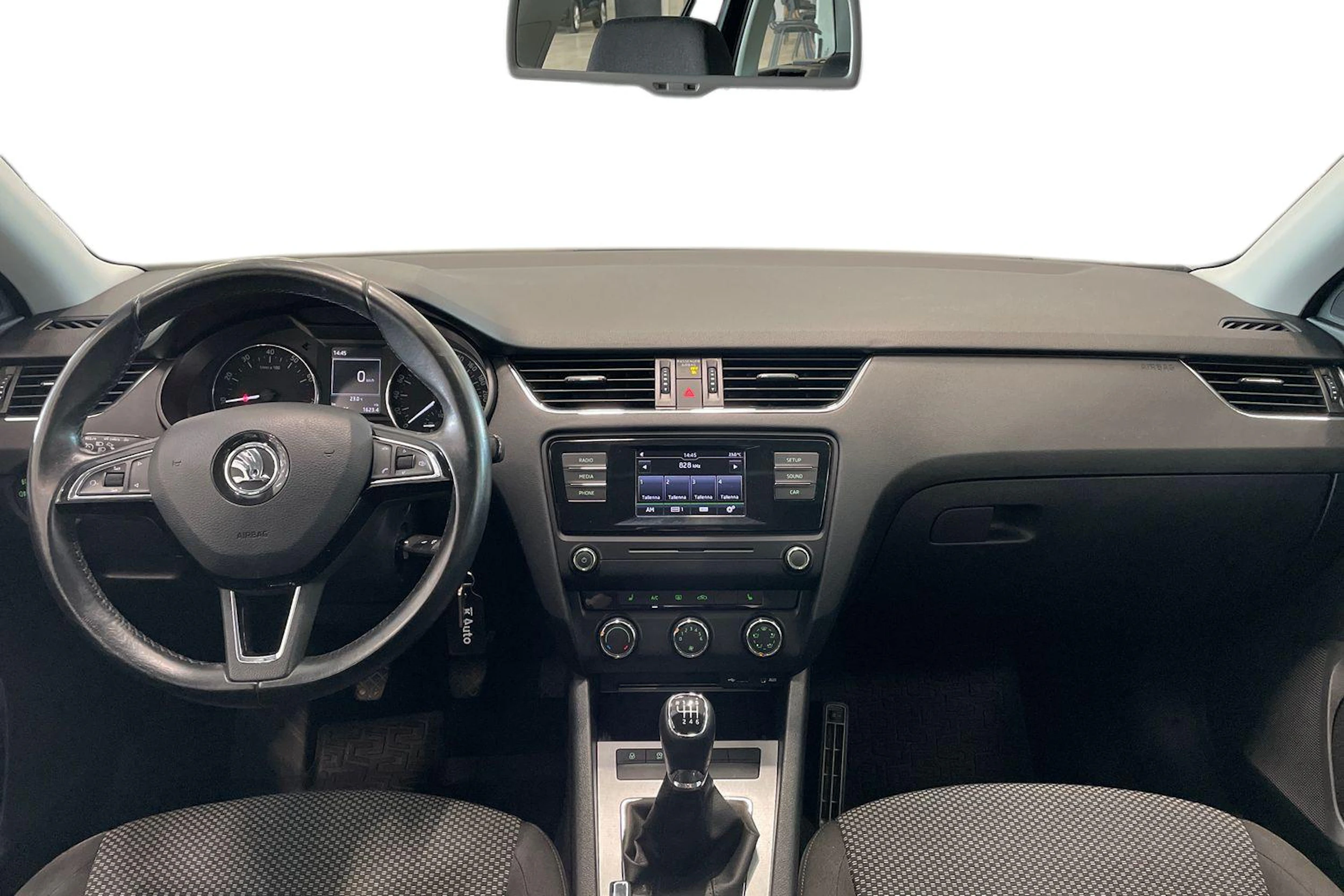 harmaa Skoda Octavia 2016 kuva 9.