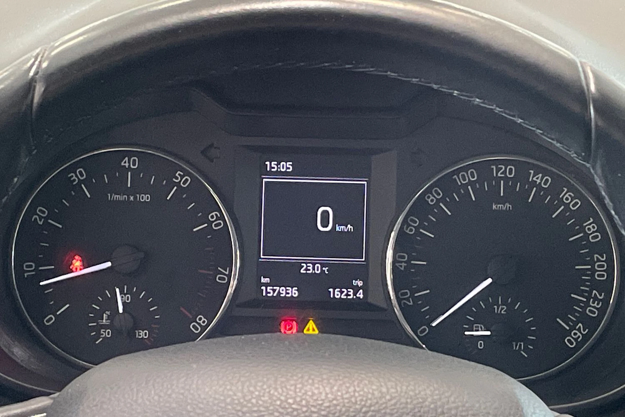harmaa Skoda Octavia 2016 kuva 16.
