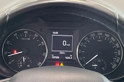harmaa Skoda Octavia 2016 kuva 16.
