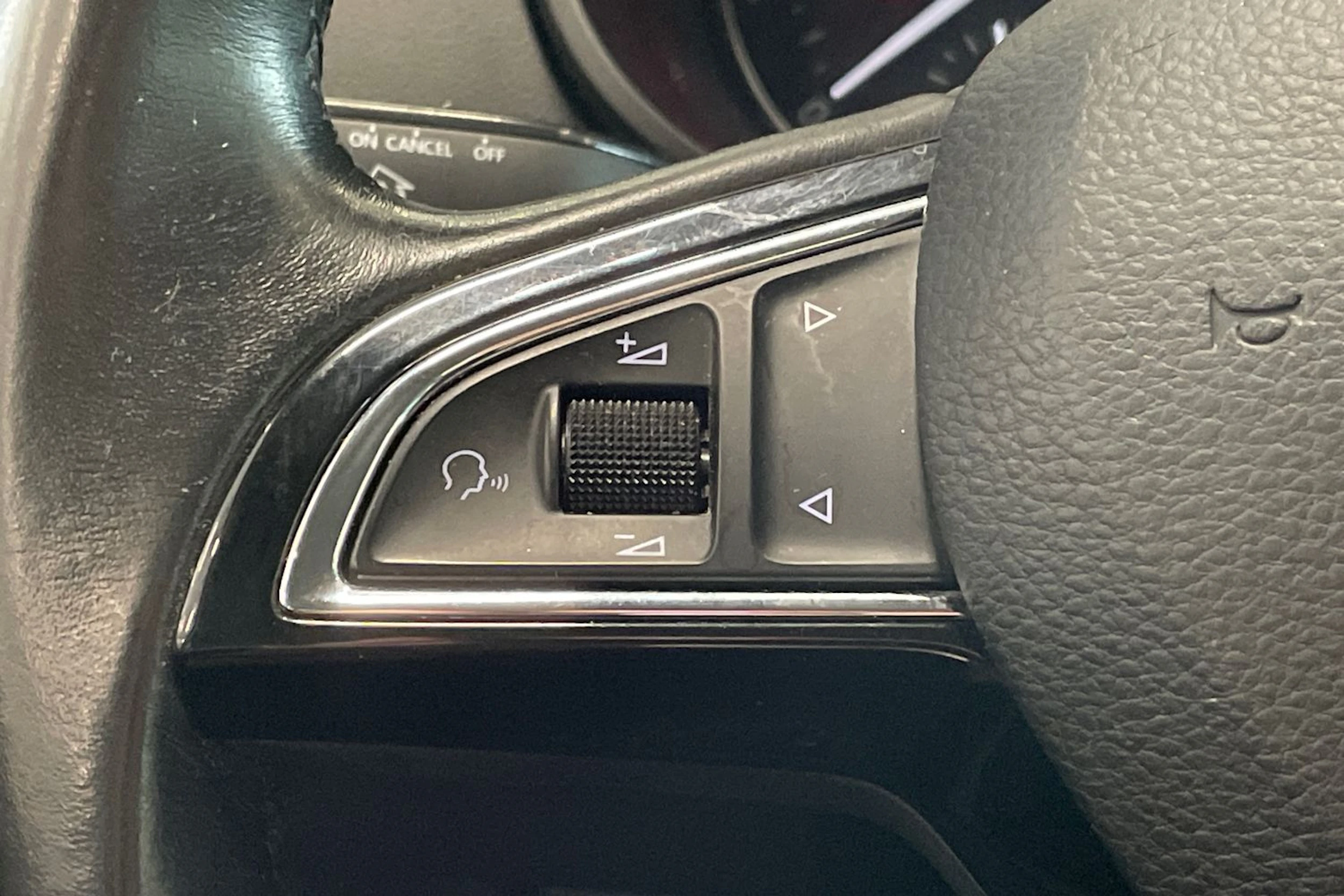 harmaa Skoda Octavia 2016 kuva 18.