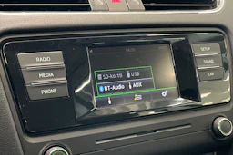 harmaa Skoda Octavia 2016 kuva 21.