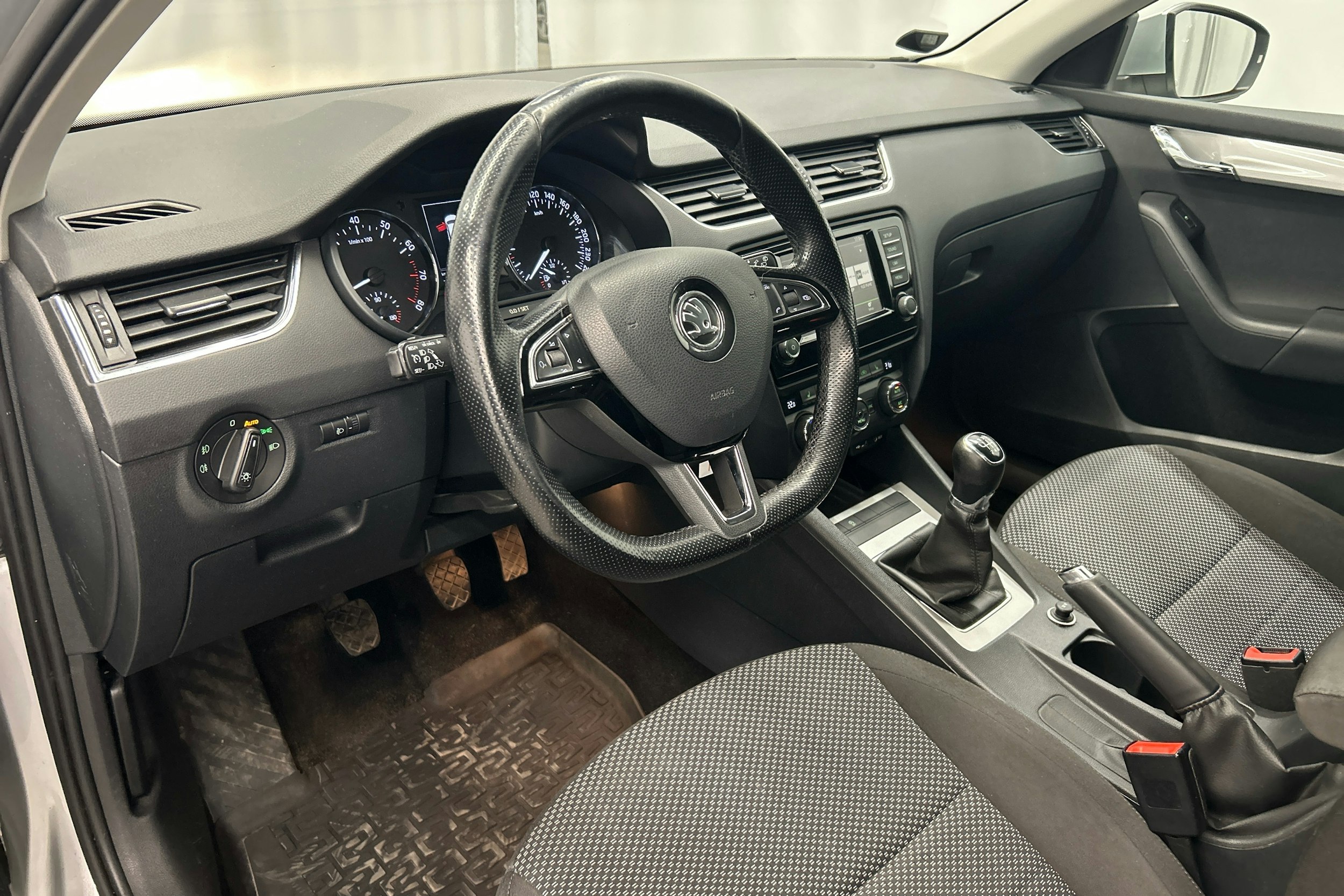 hopea Skoda Octavia 2016 kuva 6.