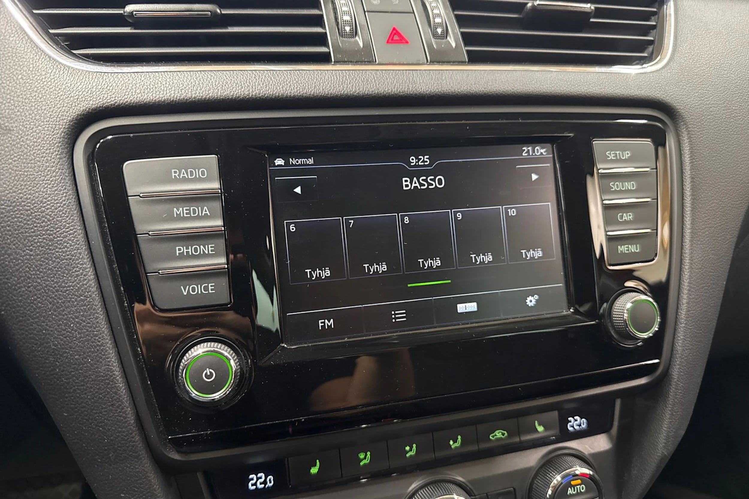 punainen Skoda Octavia 2016 kuva 15.