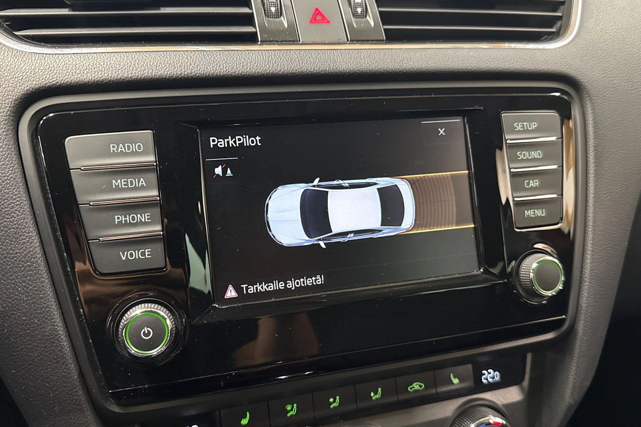 punainen Skoda Octavia 2016 kuva 16.