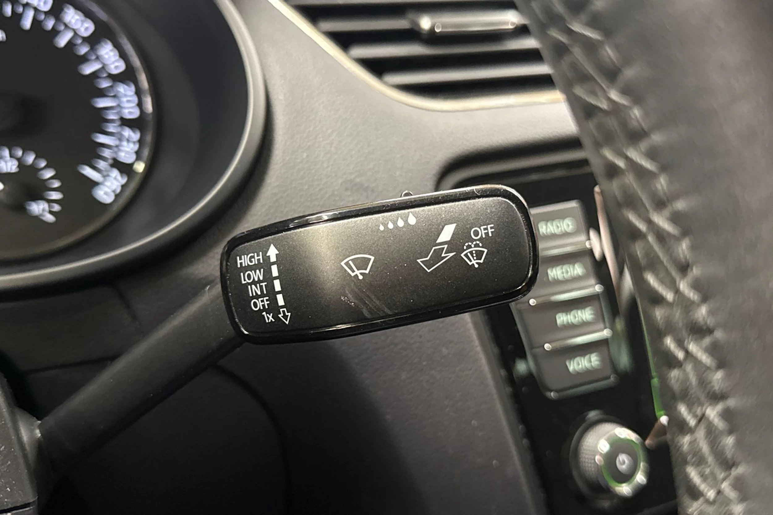 punainen Skoda Octavia 2016 kuva 21.