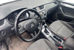 valkoinen Skoda Octavia 2016 kuva 3.