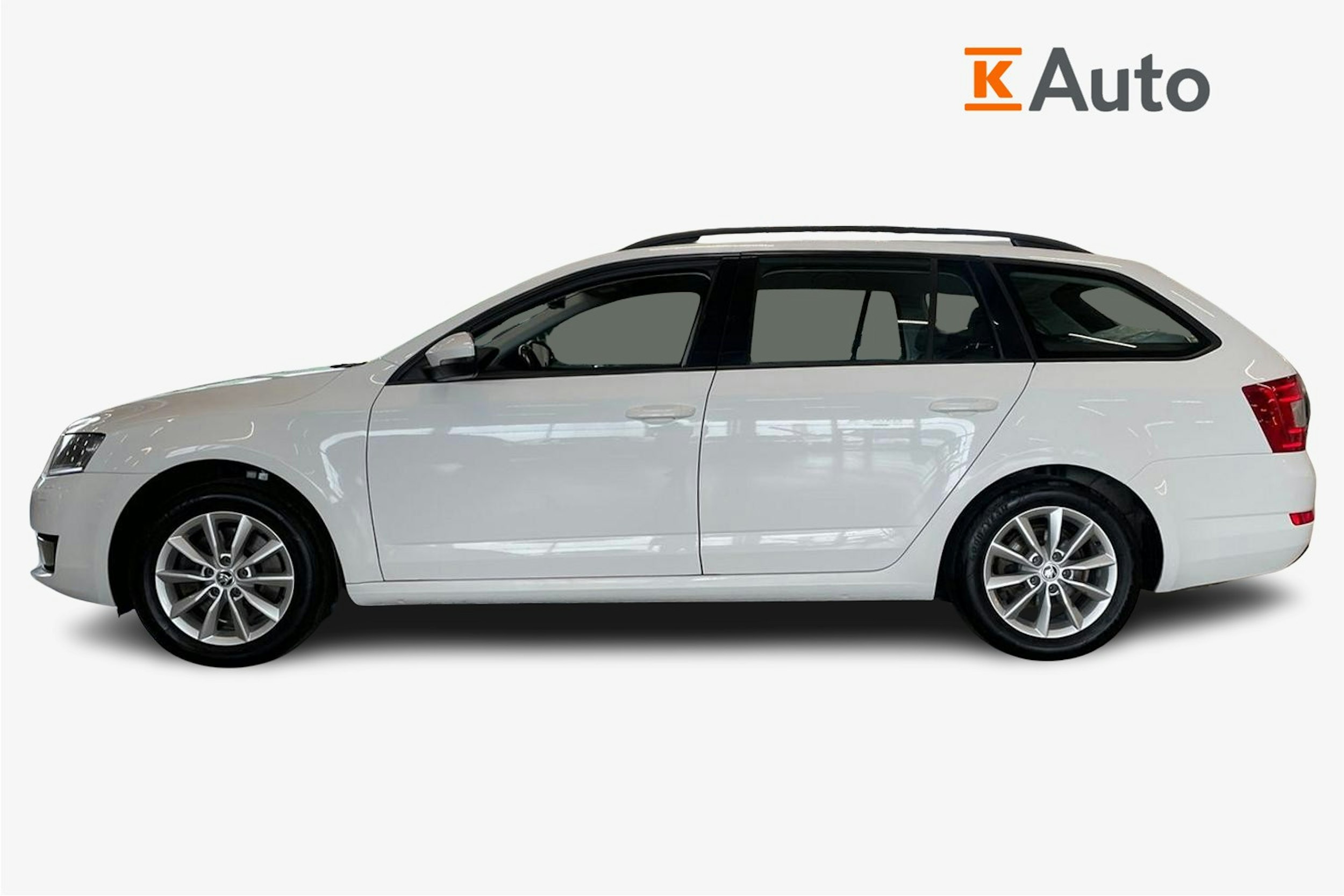 valkoinen Skoda Octavia 2016 kuva 6.