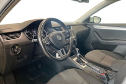 valkoinen Skoda Octavia 2016 kuva 7.