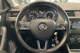 valkoinen Skoda Octavia 2016 kuva 15.