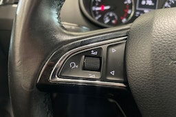 valkoinen Skoda Octavia 2016 kuva 17.