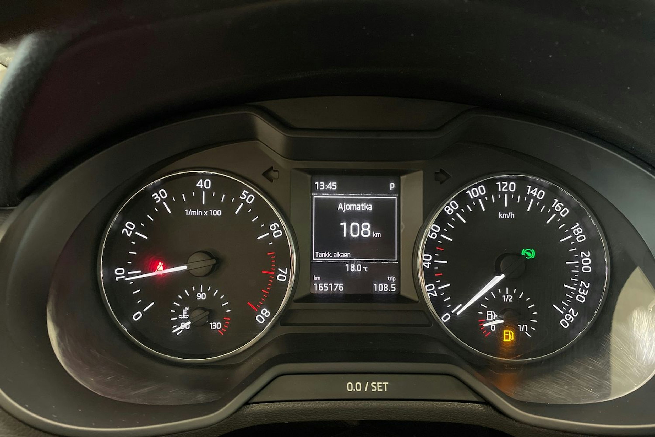 valkoinen Skoda Octavia 2016 kuva 18.