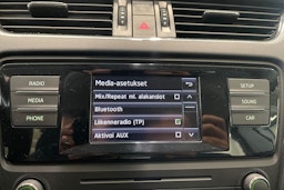 valkoinen Skoda Octavia 2016 kuva 23.