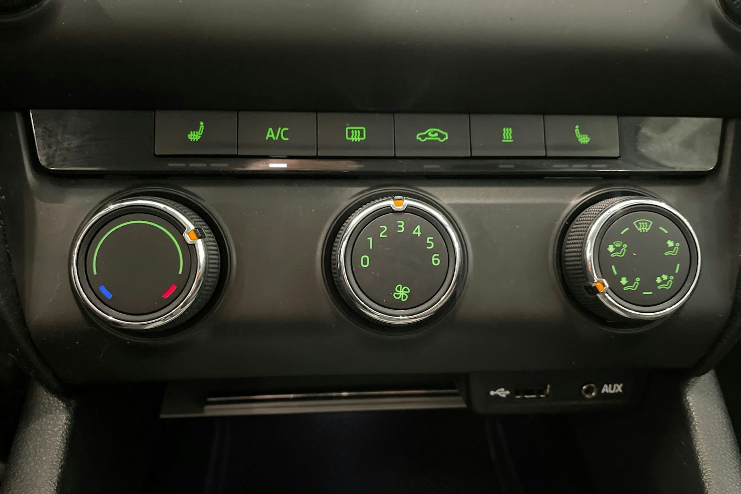 valkoinen Skoda Octavia 2016 kuva 27.