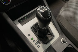 valkoinen Skoda Octavia 2016 kuva 29.