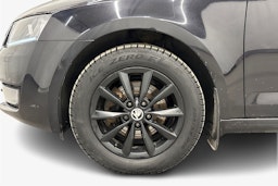 musta Skoda Octavia 2016 kuva 11.