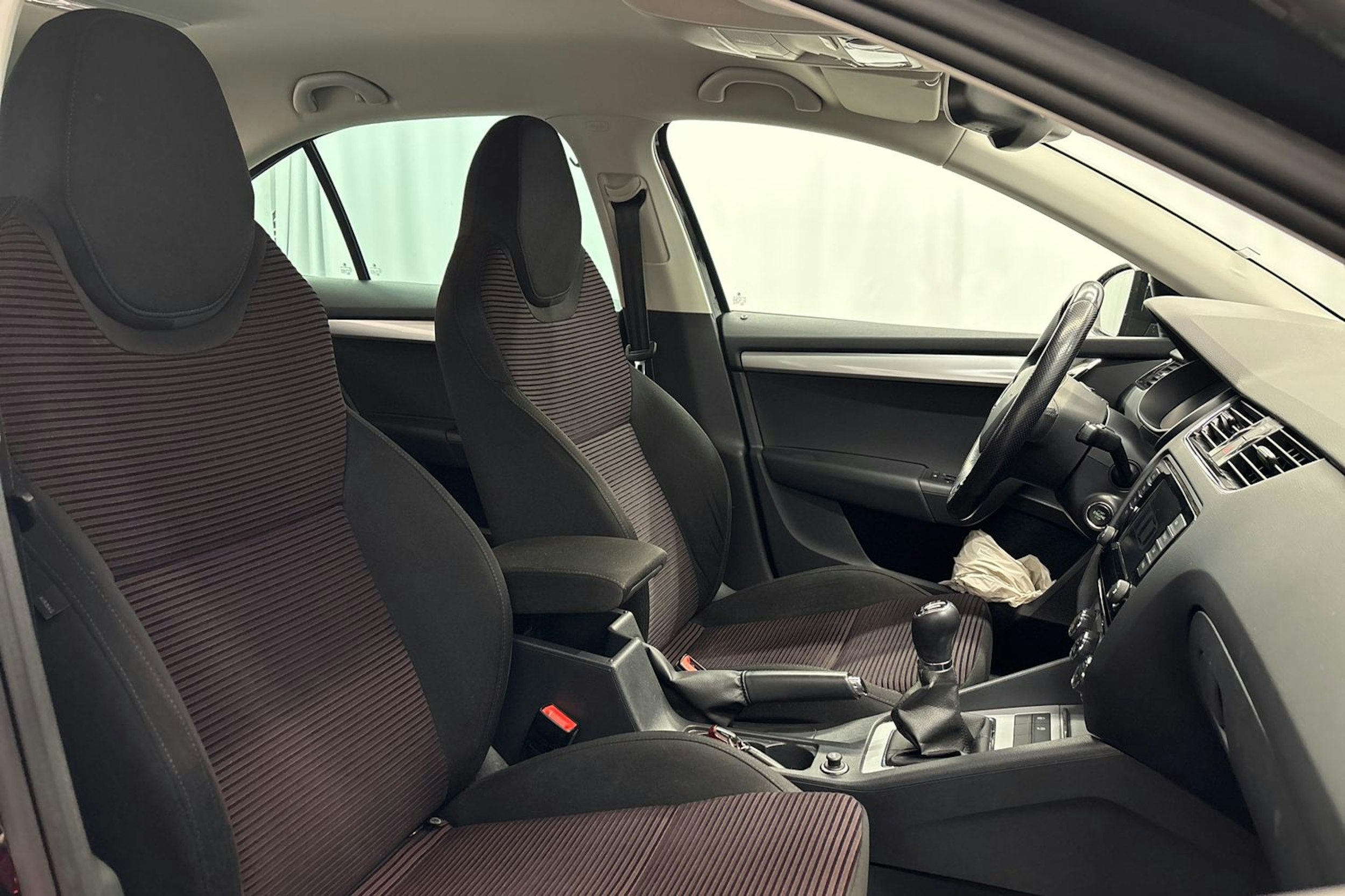 musta Skoda Octavia 2016 kuva 14.