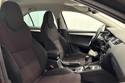 musta Skoda Octavia 2016 kuva 14.