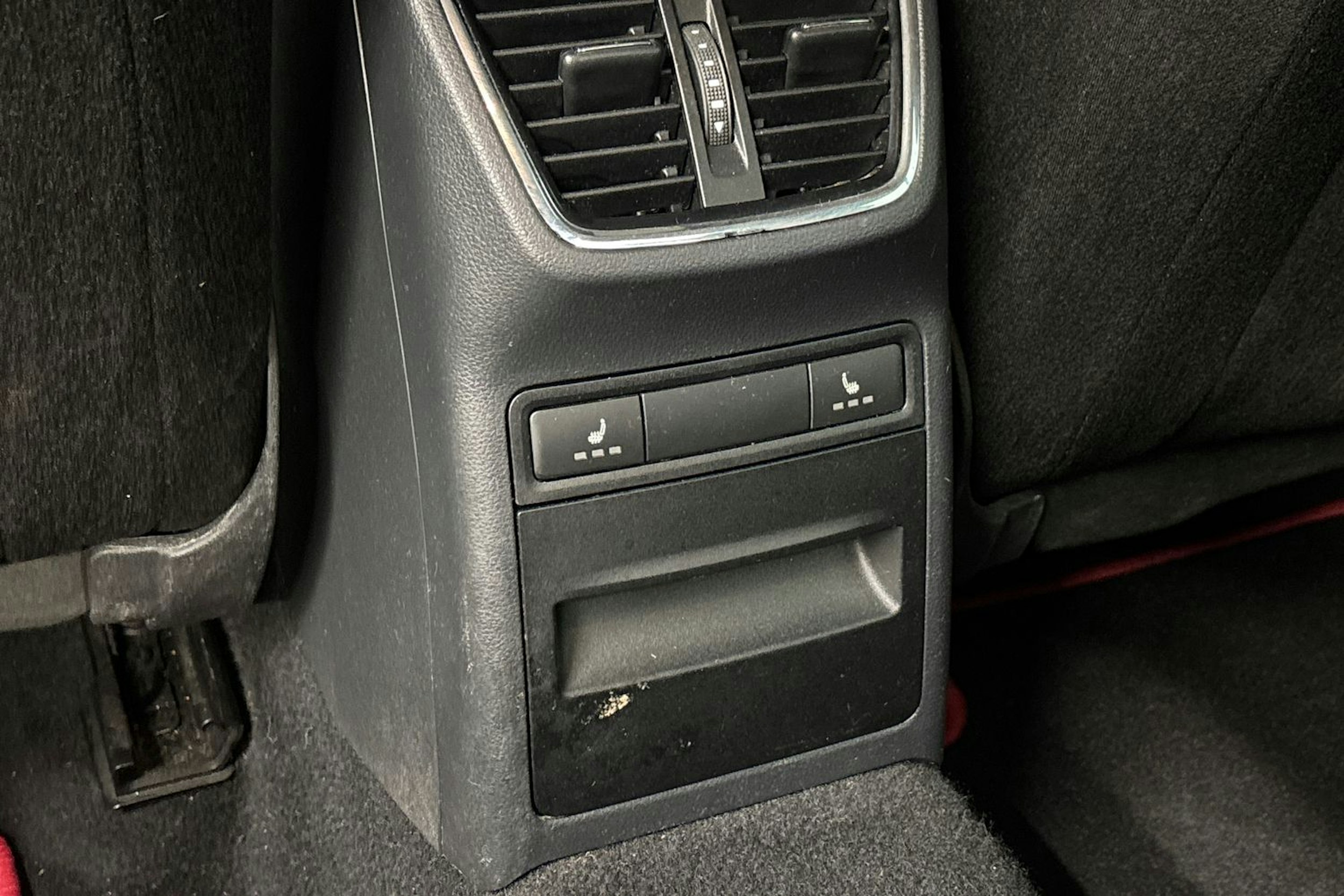 musta Skoda Octavia 2016 kuva 17.