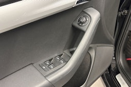 musta Skoda Octavia 2016 kuva 19.