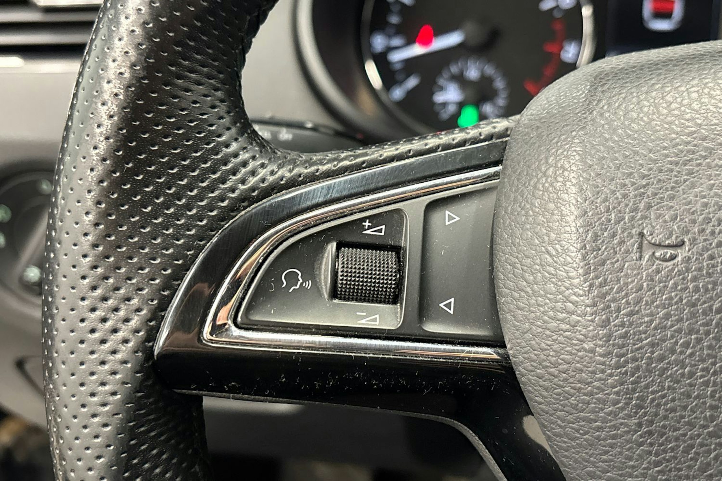 musta Skoda Octavia 2016 kuva 21.