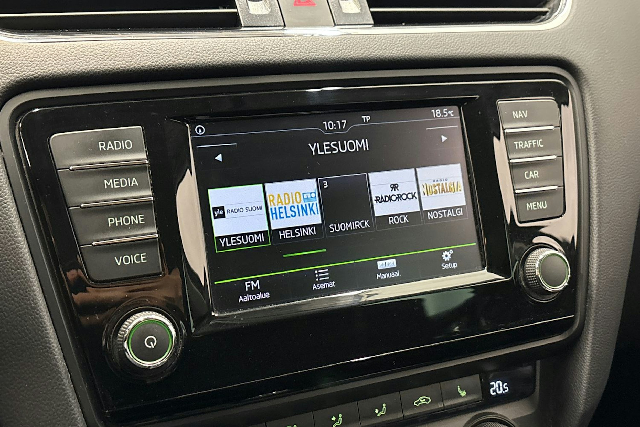 musta Skoda Octavia 2016 kuva 25.