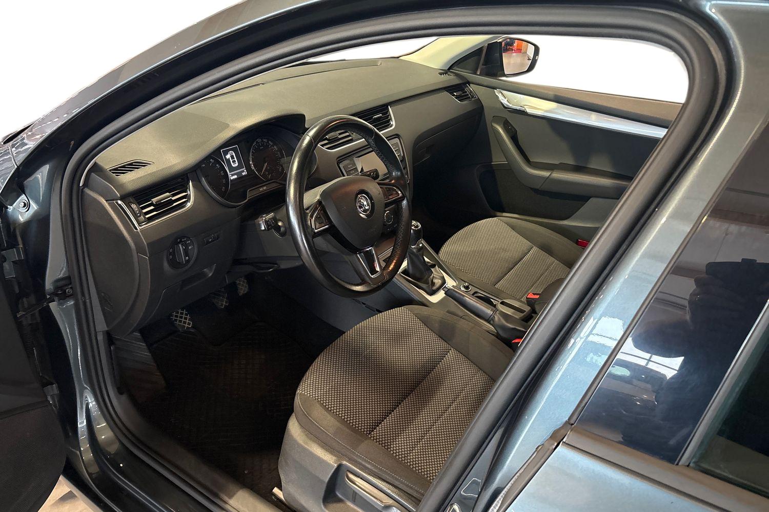 Skoda Octavia 1,6 TDI Ambition 2016, photo 6/15