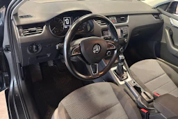 Harmaa Skoda OCTAVIA 2016 kuva 7.