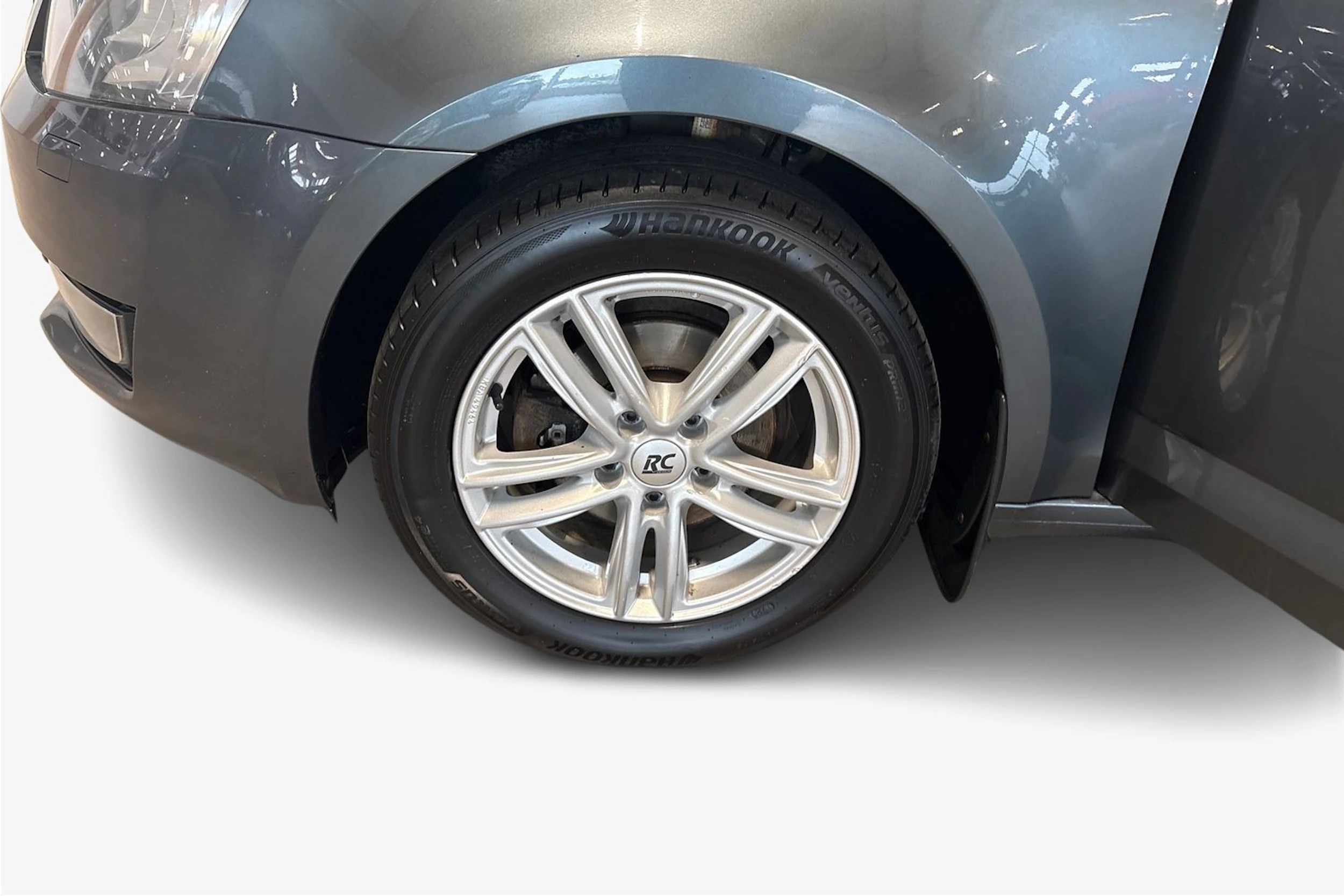 Harmaa Skoda OCTAVIA 2016 kuva 9.