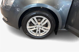 Harmaa Skoda OCTAVIA 2016 kuva 9.