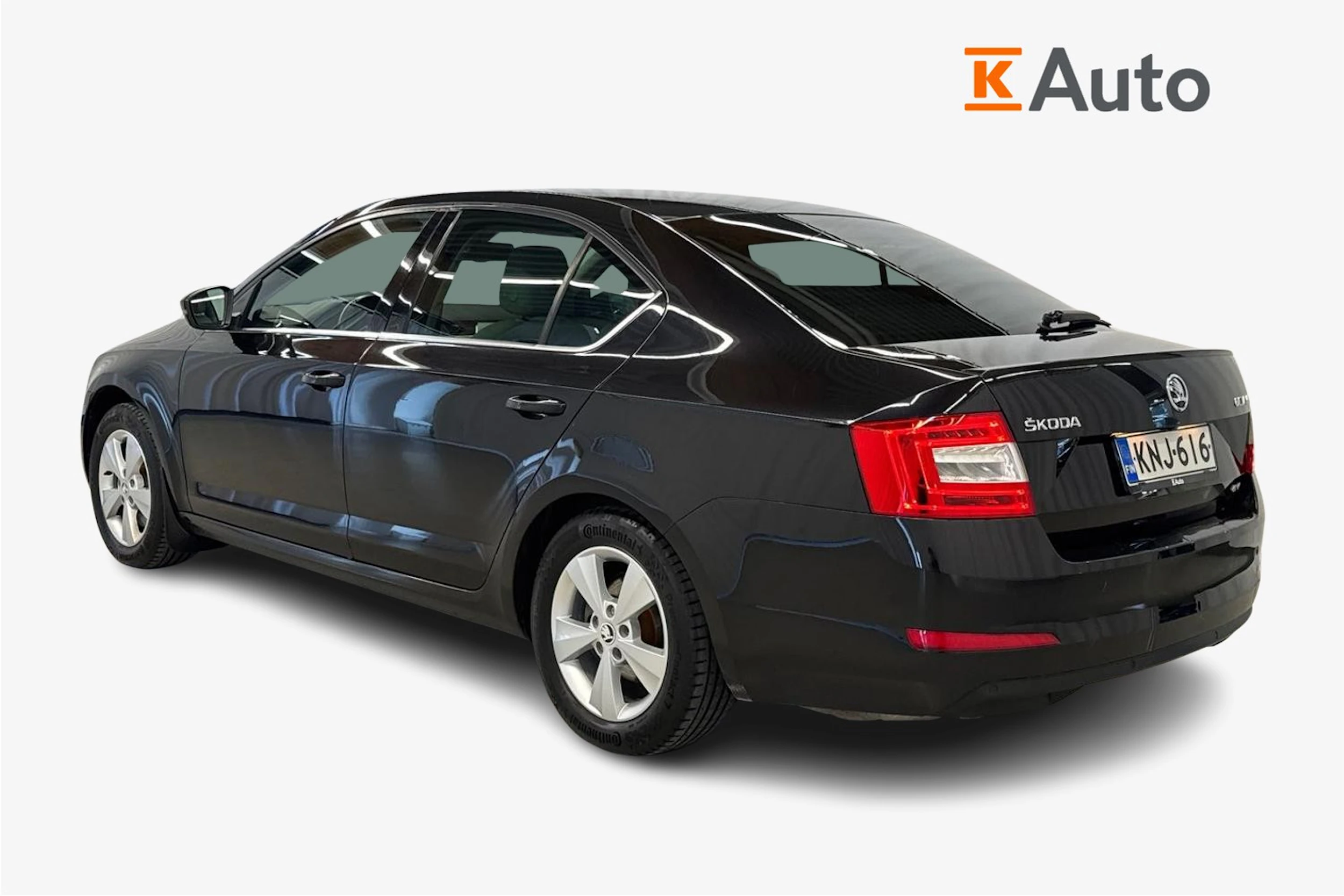 musta Skoda Octavia 2016 kuva 2.