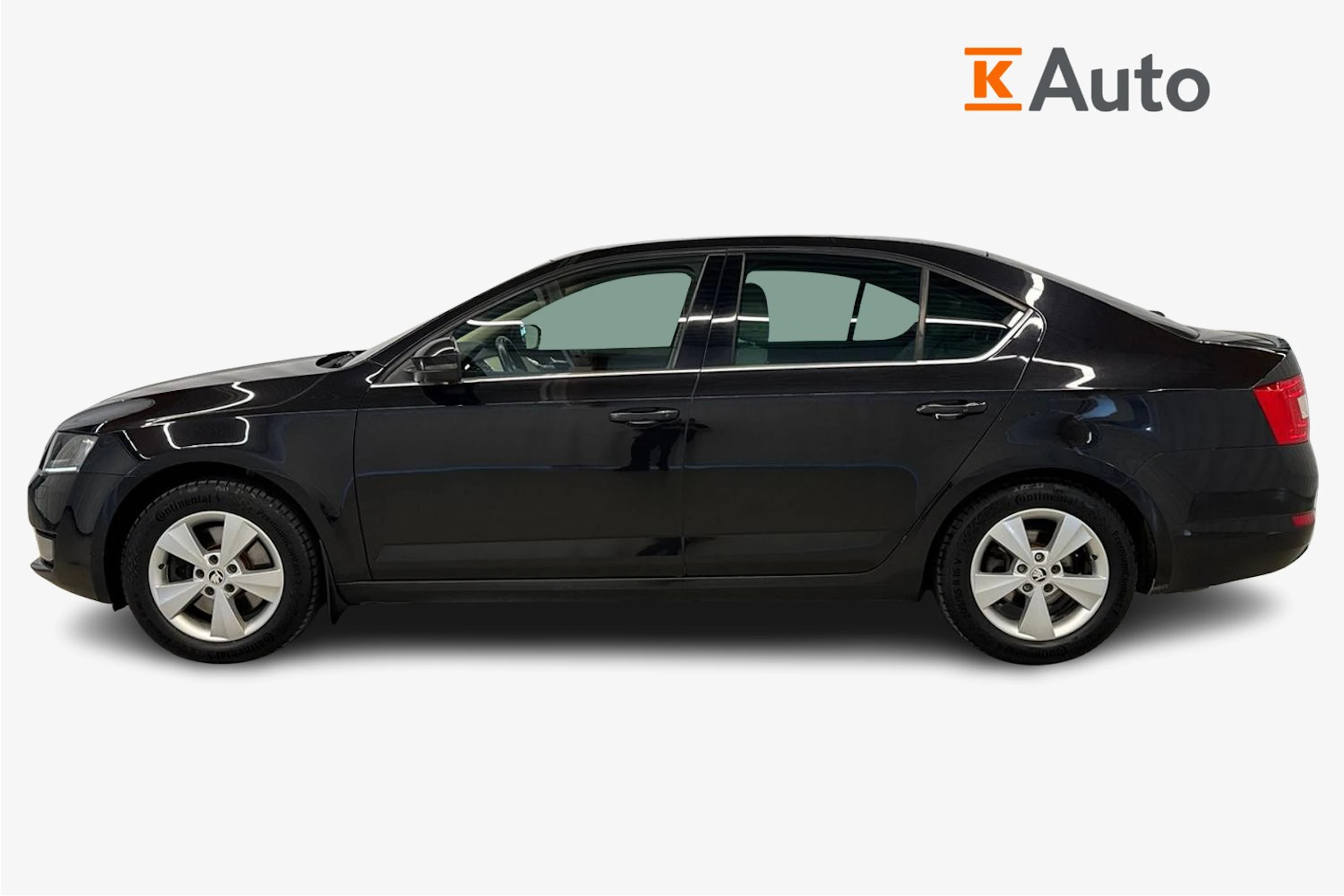 musta Skoda Octavia 2016 kuva 5.