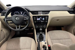 musta Skoda Octavia 2016 kuva 7.