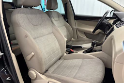 musta Skoda Octavia 2016 kuva 11.