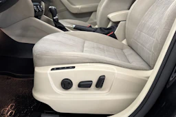 musta Skoda Octavia 2016 kuva 13.