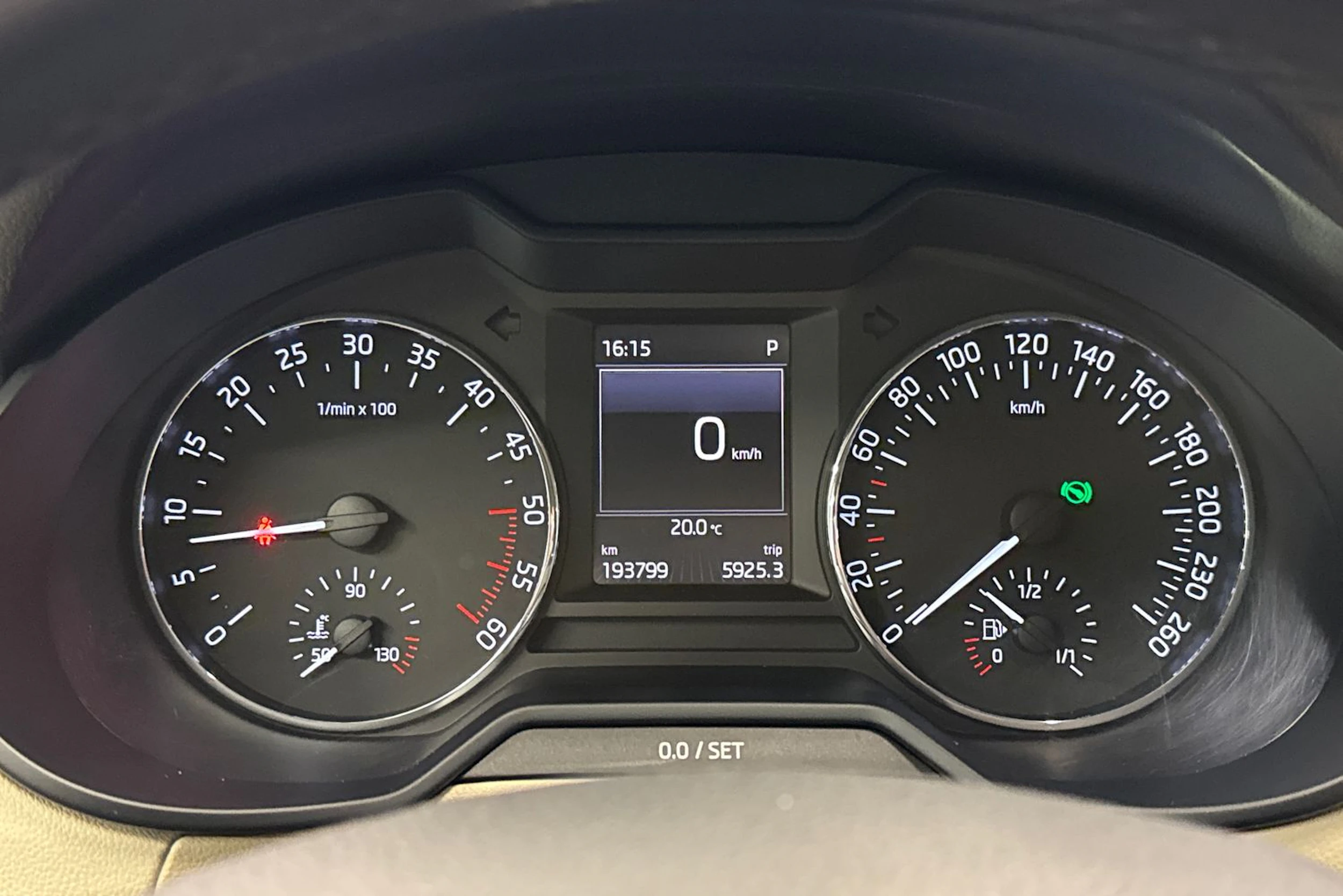 musta Skoda Octavia 2016 kuva 14.