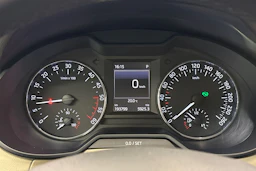 musta Skoda Octavia 2016 kuva 14.