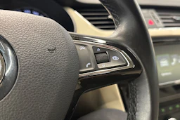 musta Skoda Octavia 2016 kuva 20.